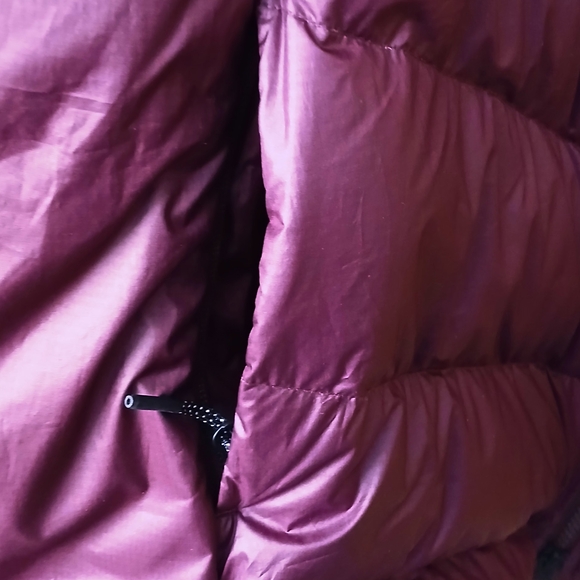 Nike Women's Burgundy Puffer Jacket - Picture 8 of 9
